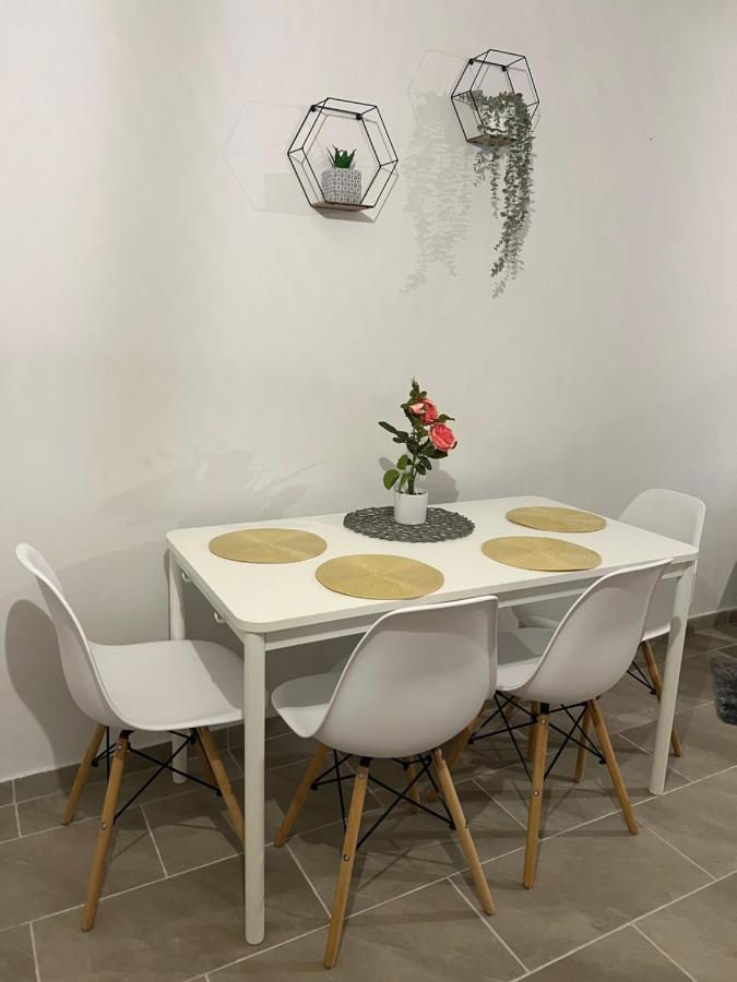 לרנקה Joanna Court Rooms מראה חיצוני תמונה